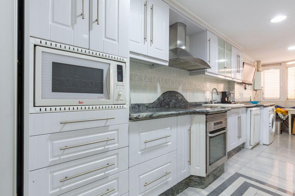 Piso en Venta en Av. Miguel Hernández - 9