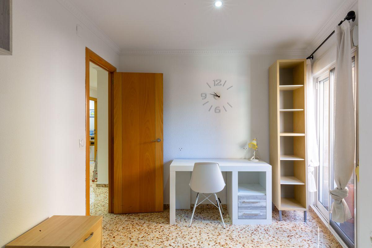 Piso en Venta en Av. Miguel Hernández - 17