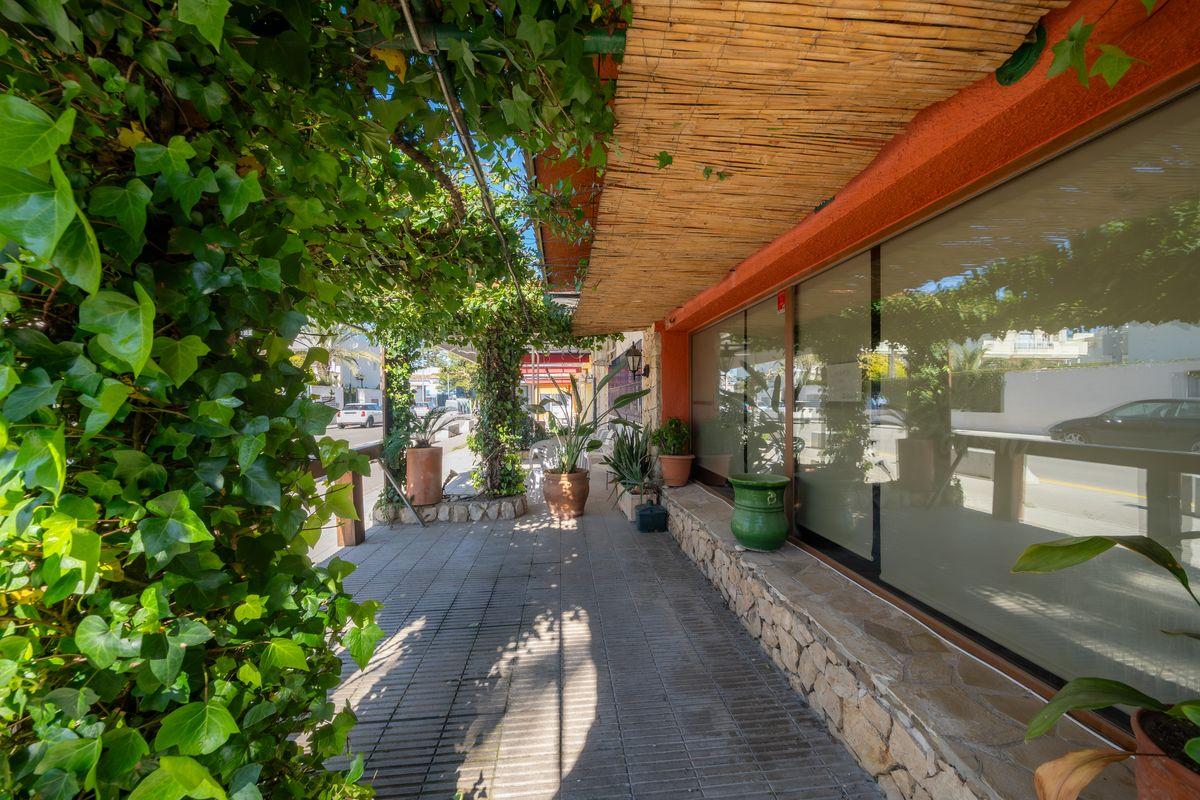 Se Vende Piso, Local  Y Negocio En Denia - 32