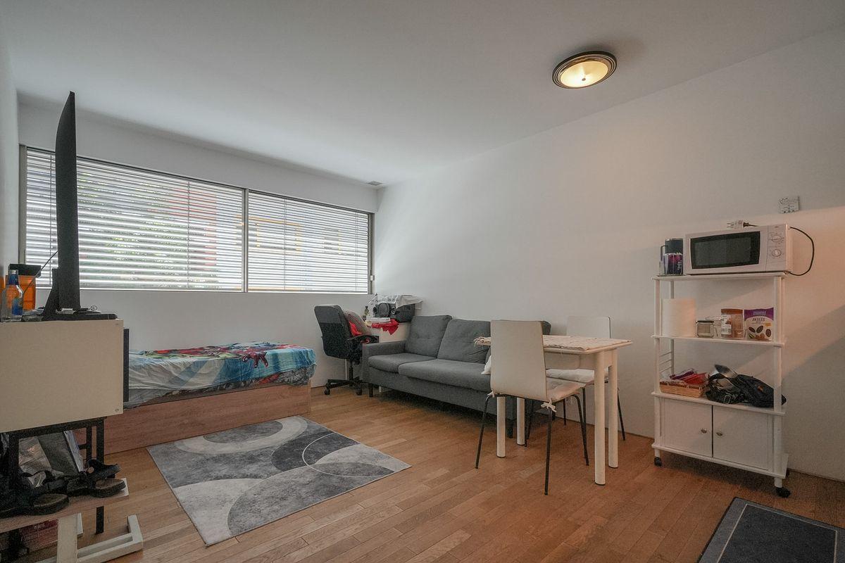 Piso en Venta en Calle de Javier Ferrero - 12