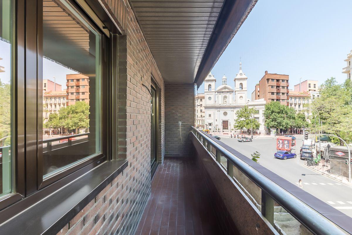 Piso en Venta en Paseo del General Martínez Campos - 7