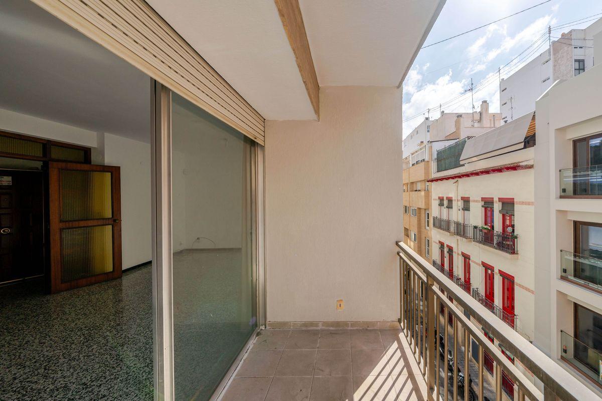 Piso en Venta en Carrer Berenguer de Marquina - 24