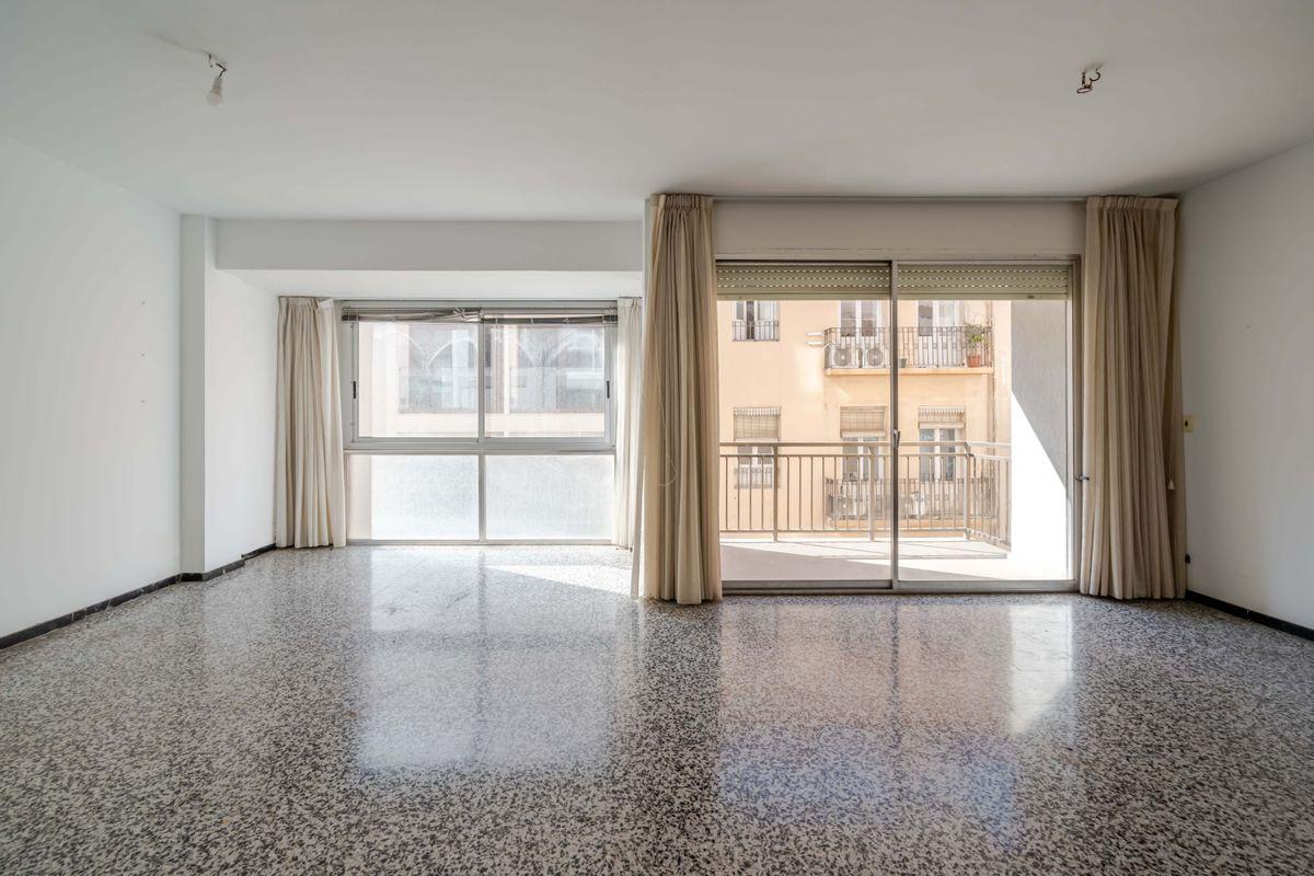 Piso en Venta en Carrer Berenguer de Marquina - 3