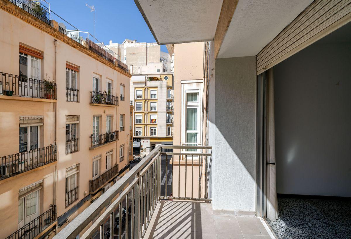 Piso en Venta en Carrer Berenguer de Marquina - 23