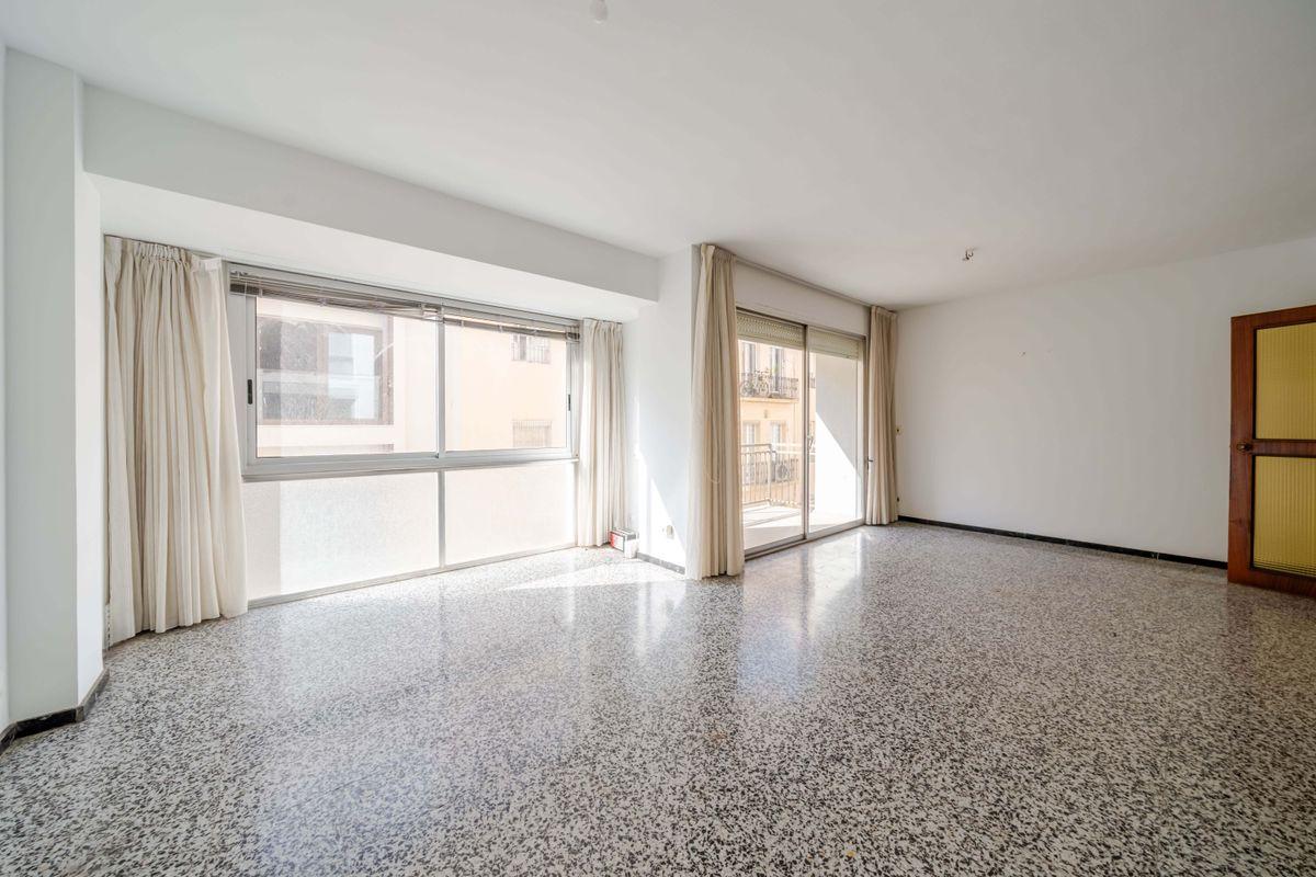 Piso en Venta en Carrer Berenguer de Marquina - 5