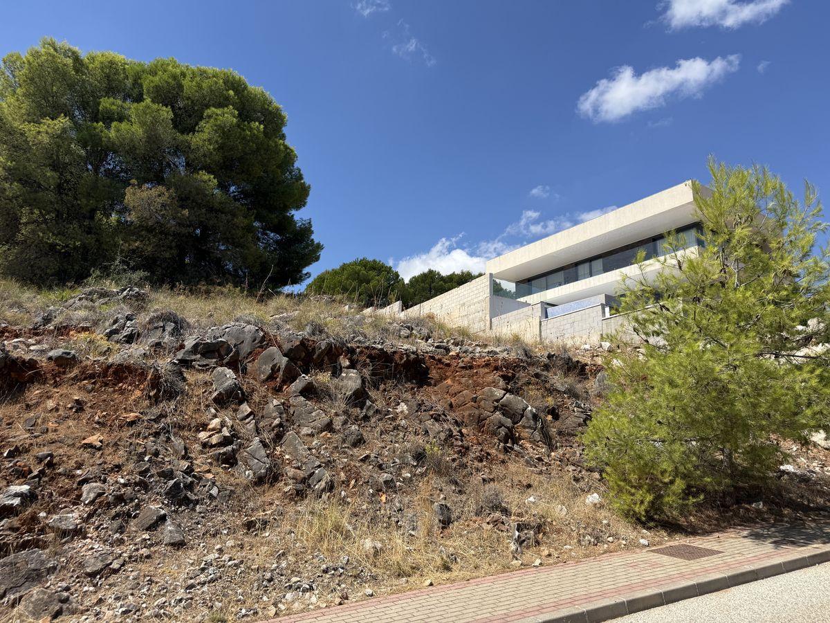 Parcela en Venta en Calle Cañete La Real - 23