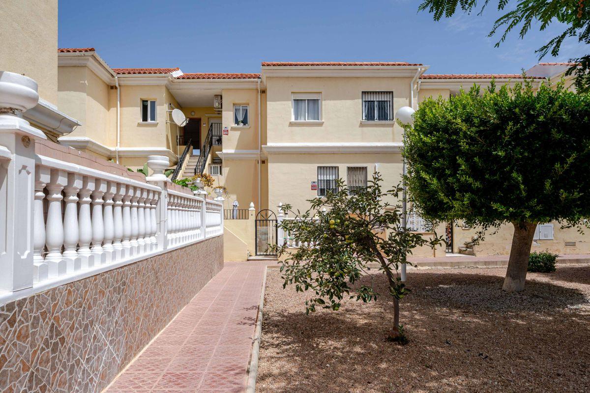 Piso en Venta en Calle Licenciado Vidriera - 33