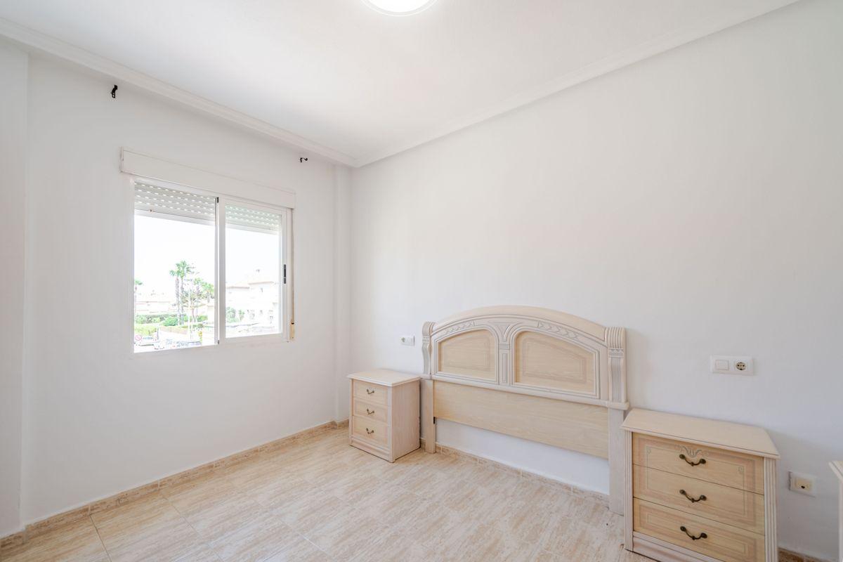 Piso en Venta en Calle Licenciado Vidriera - 19