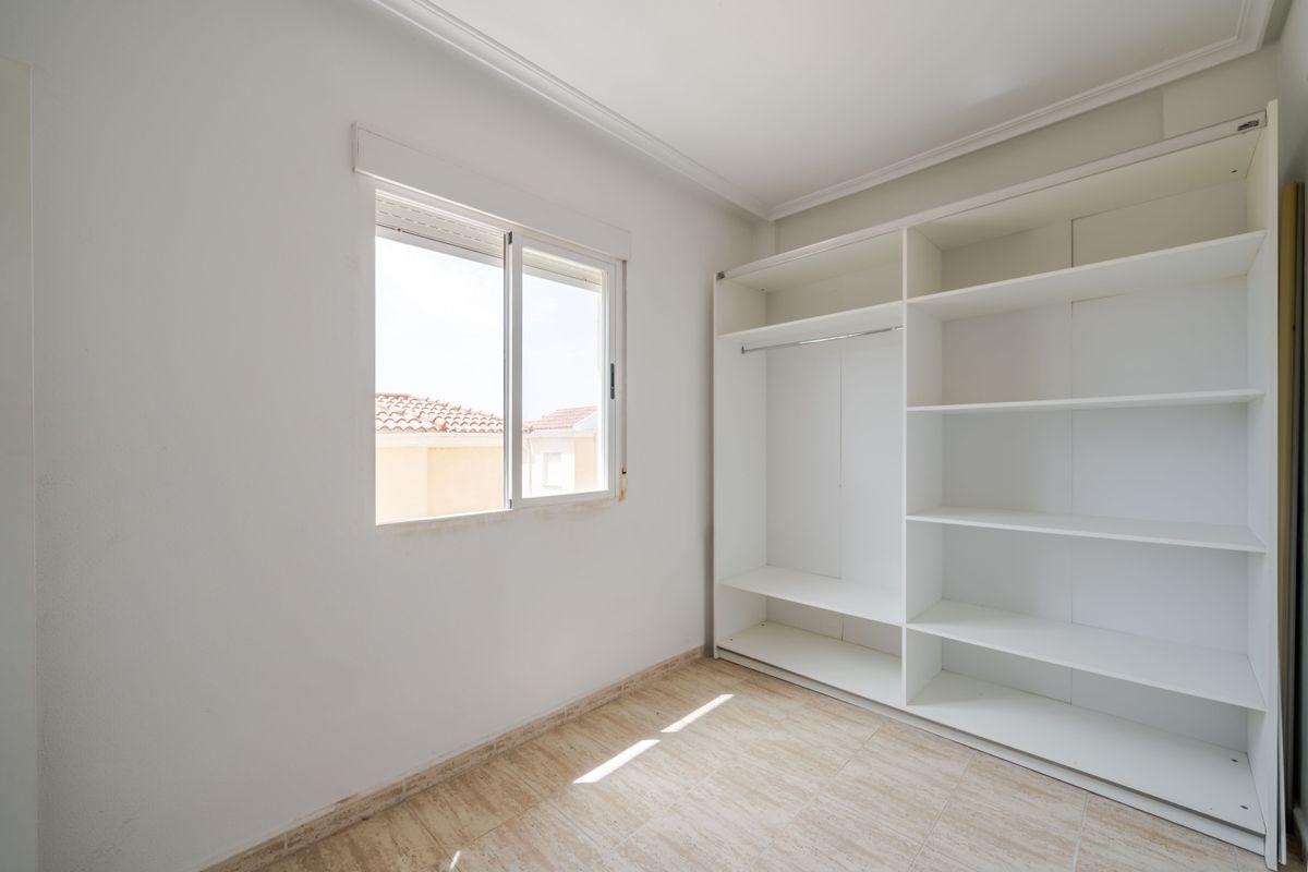 Piso en Venta en Calle Licenciado Vidriera - 16