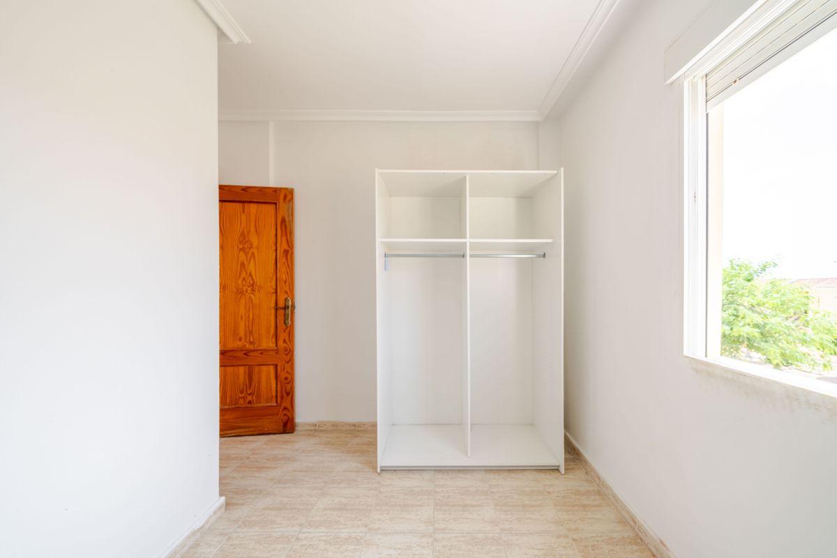 Piso en Venta en Calle Licenciado Vidriera - 17