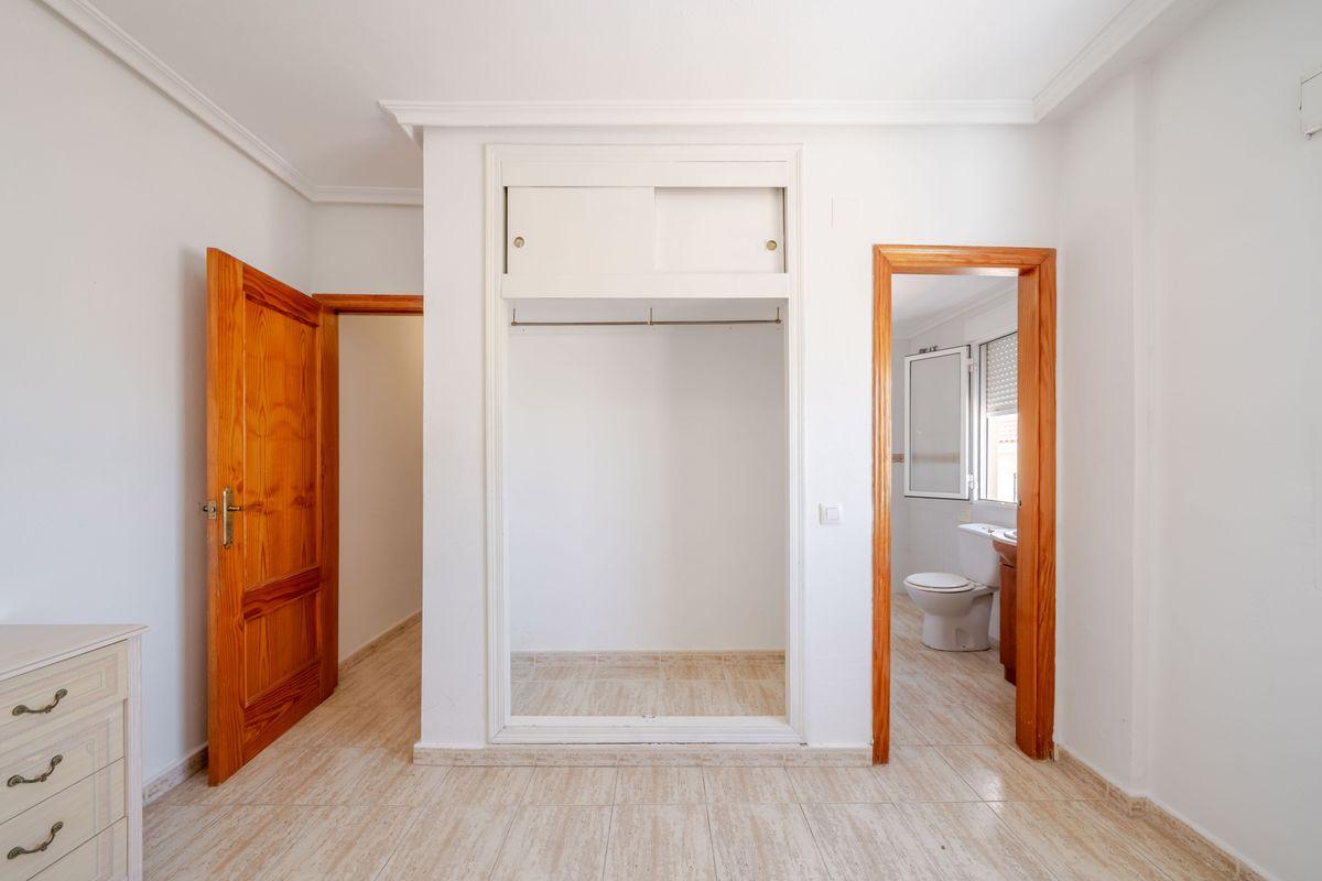 Piso en Venta en Calle Licenciado Vidriera - 22