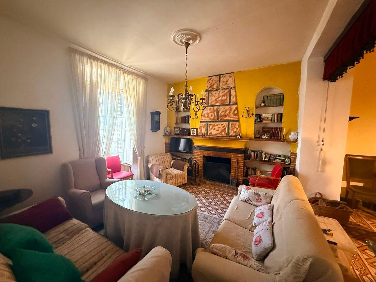 Casa en Venta en Calle Santa Ana - 33
