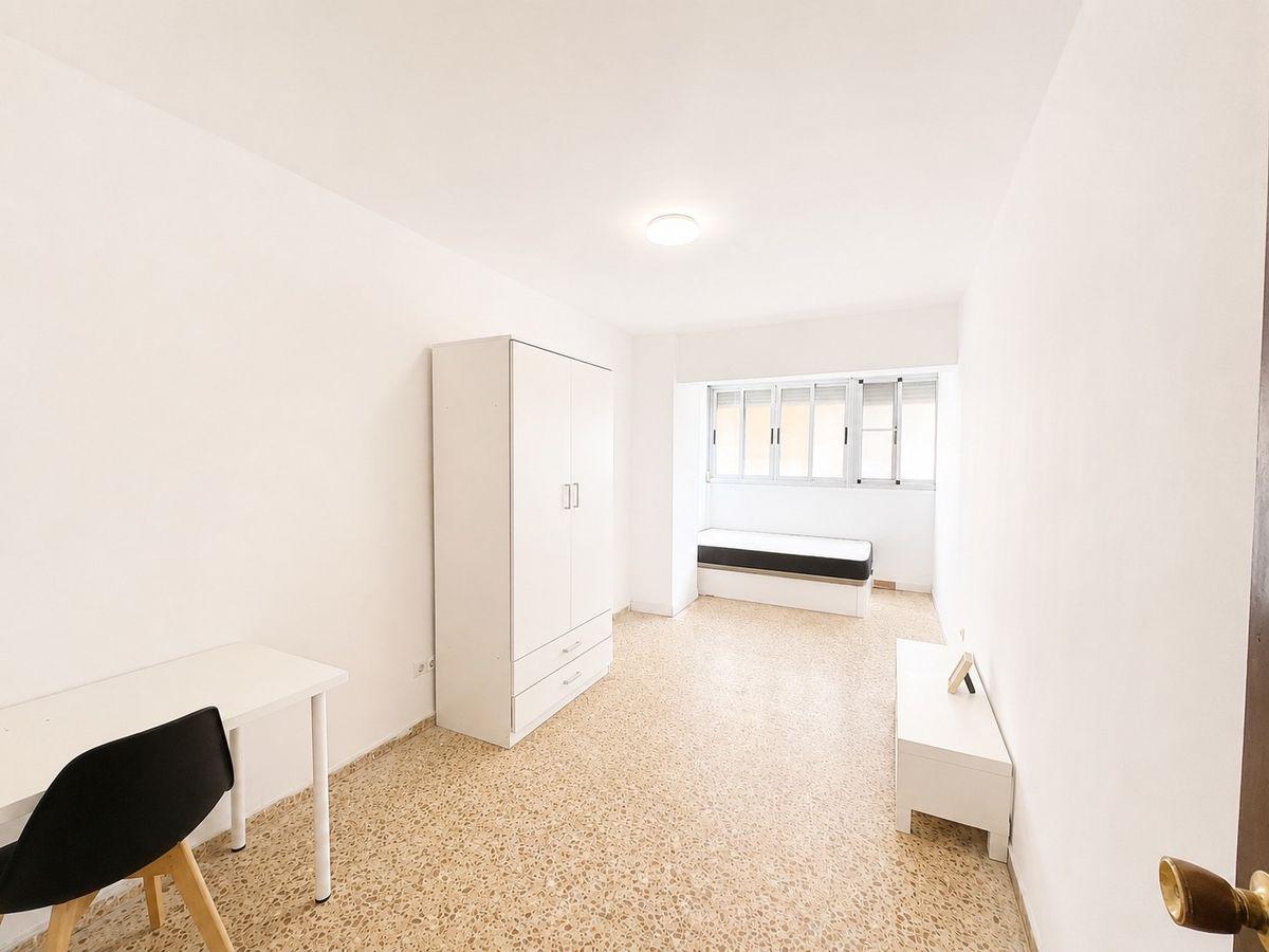 Piso en Venta en Avinguda del Poeta Federico Garcia Lorca - 14