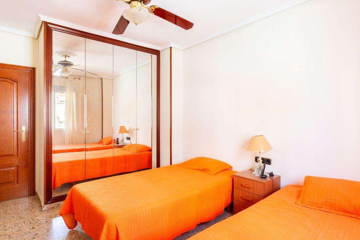 Piso en Venta en Carrer del Castell de Benissanó - 28