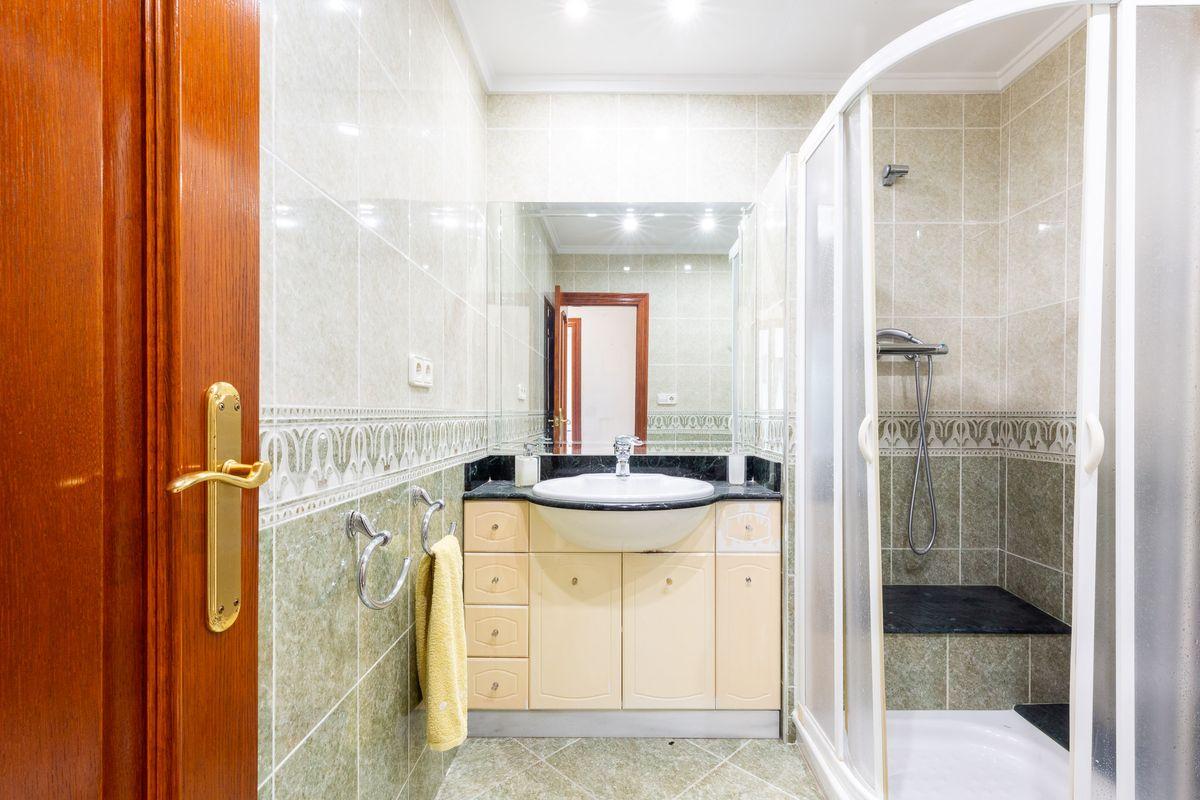 Piso en Venta en Carrer del Castell de Benissanó - 17
