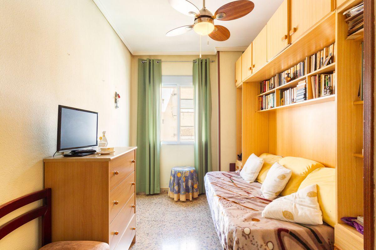 Piso en Venta en Carrer del Castell de Benissanó - 24