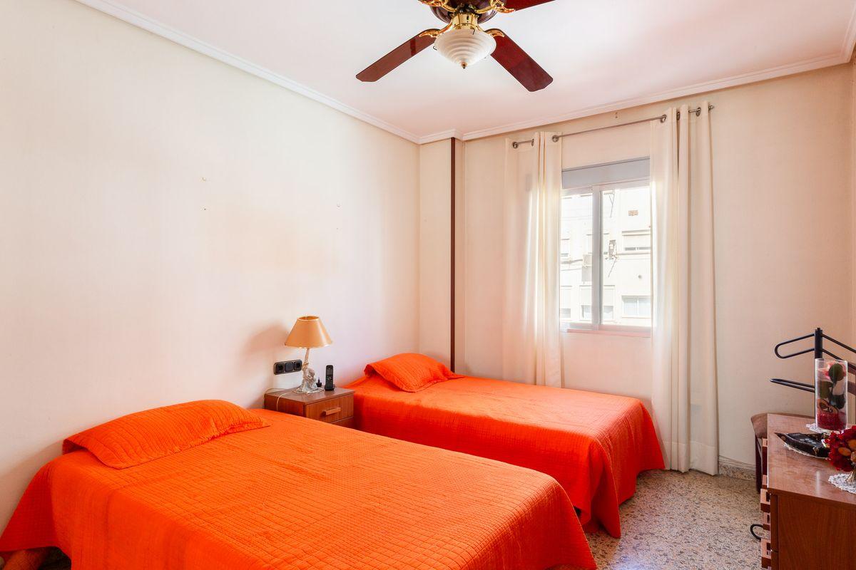 Piso en Venta en Carrer del Castell de Benissanó - 27