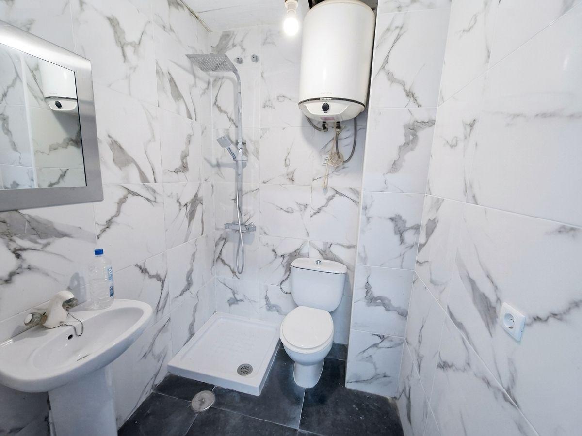 Local en Venta en Calle Río Vélez - 10