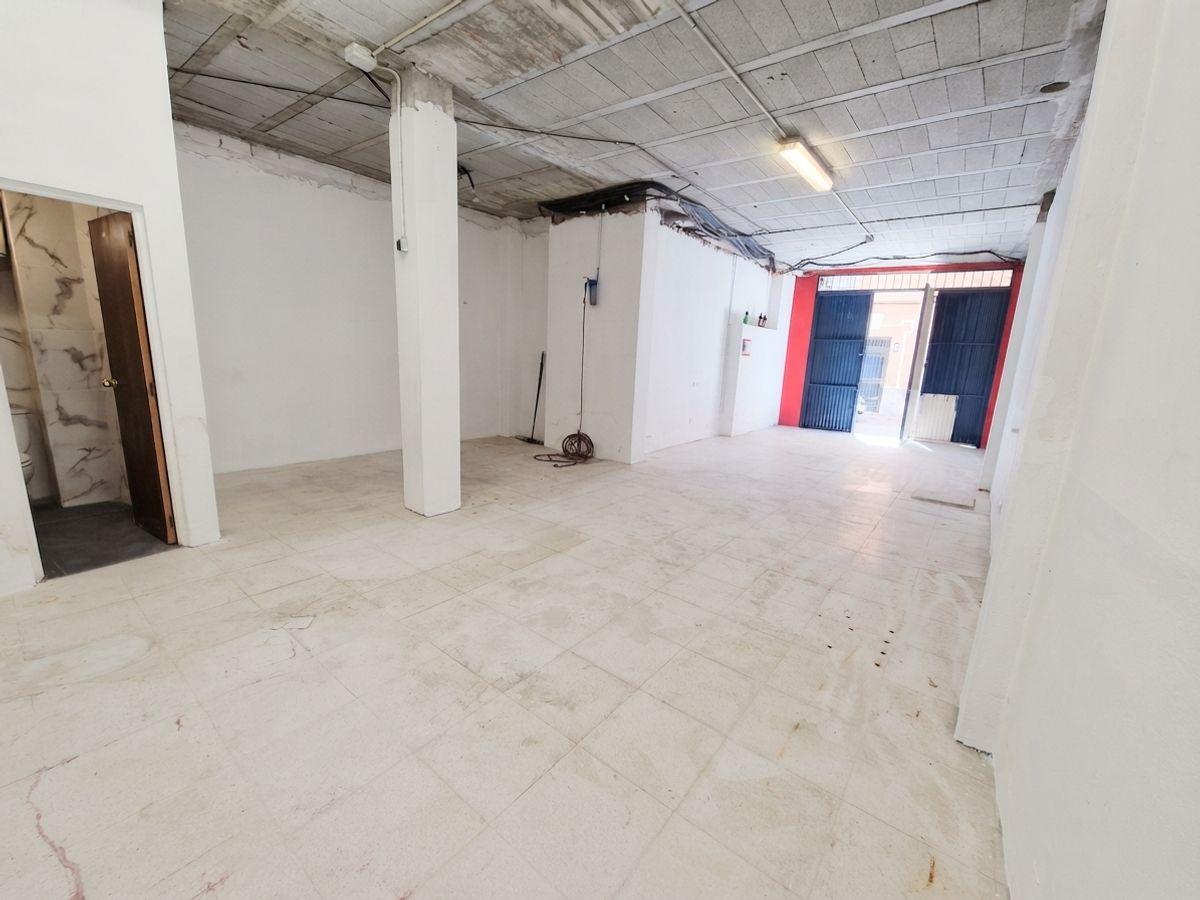 Local en Venta en Calle Río Vélez - 15