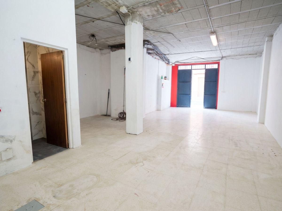 Local en Venta en Calle Río Vélez - 14