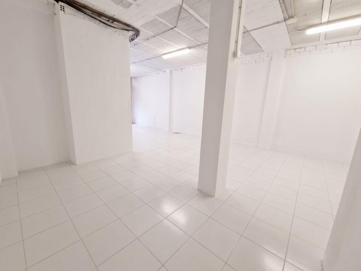 Local en Venta en Calle Río Vélez - 2