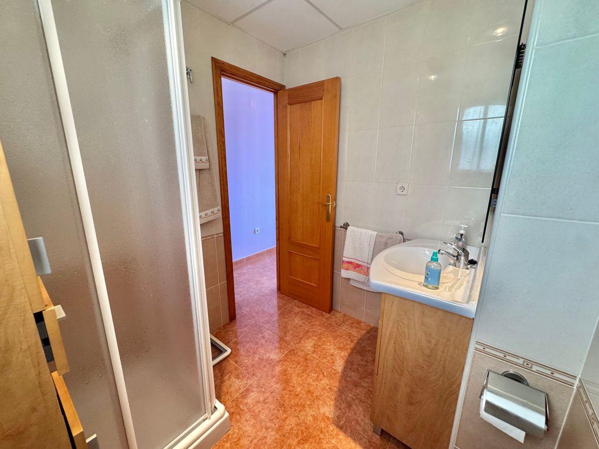 Piso en Venta en Calle Huerto Pinto - 13