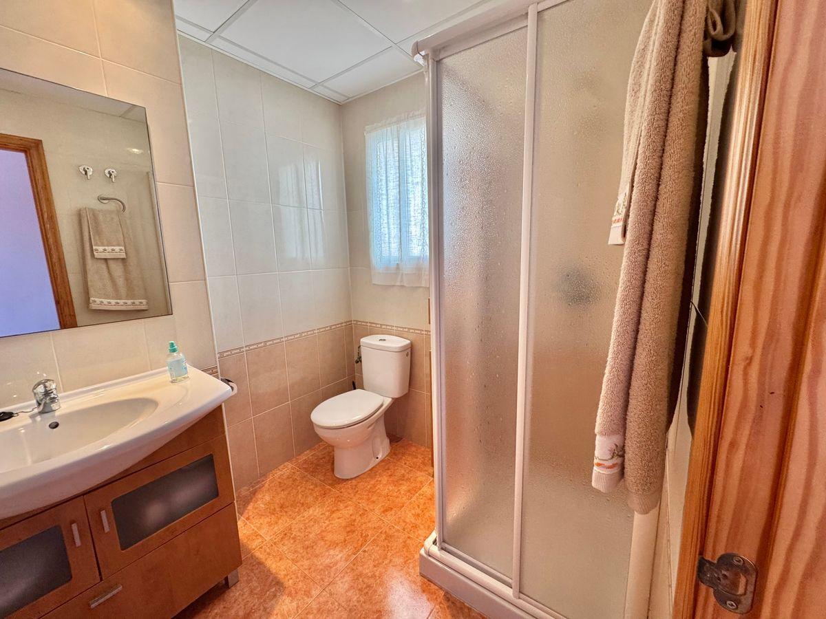 Piso en Venta en Calle Huerto Pinto - 12