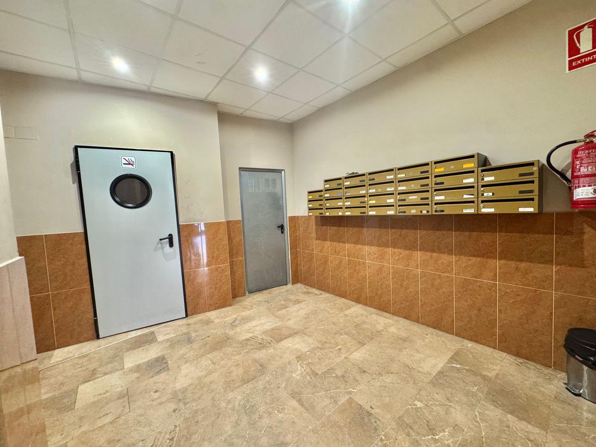 Piso en Venta en Calle Huerto Pinto - 22