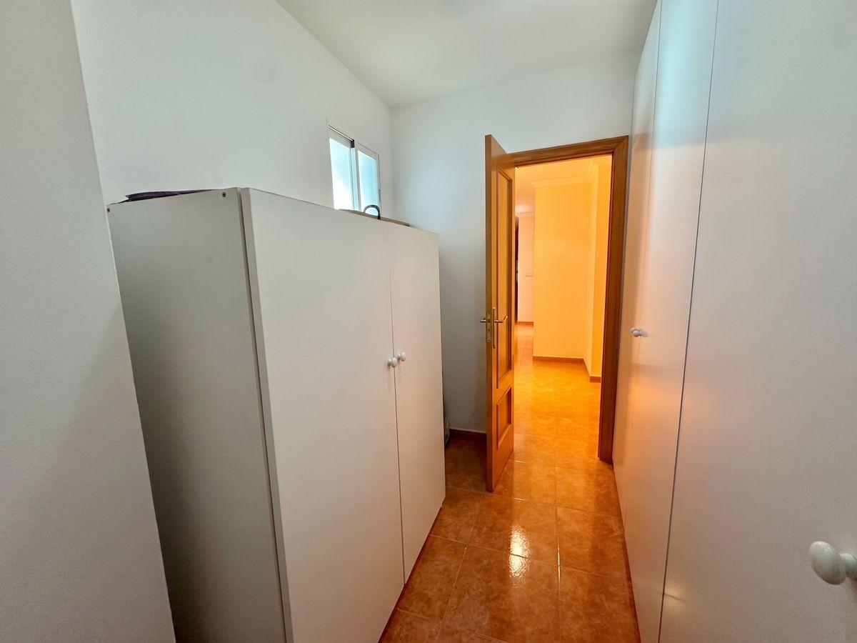 Piso en Venta en Calle Huerto Pinto - 19