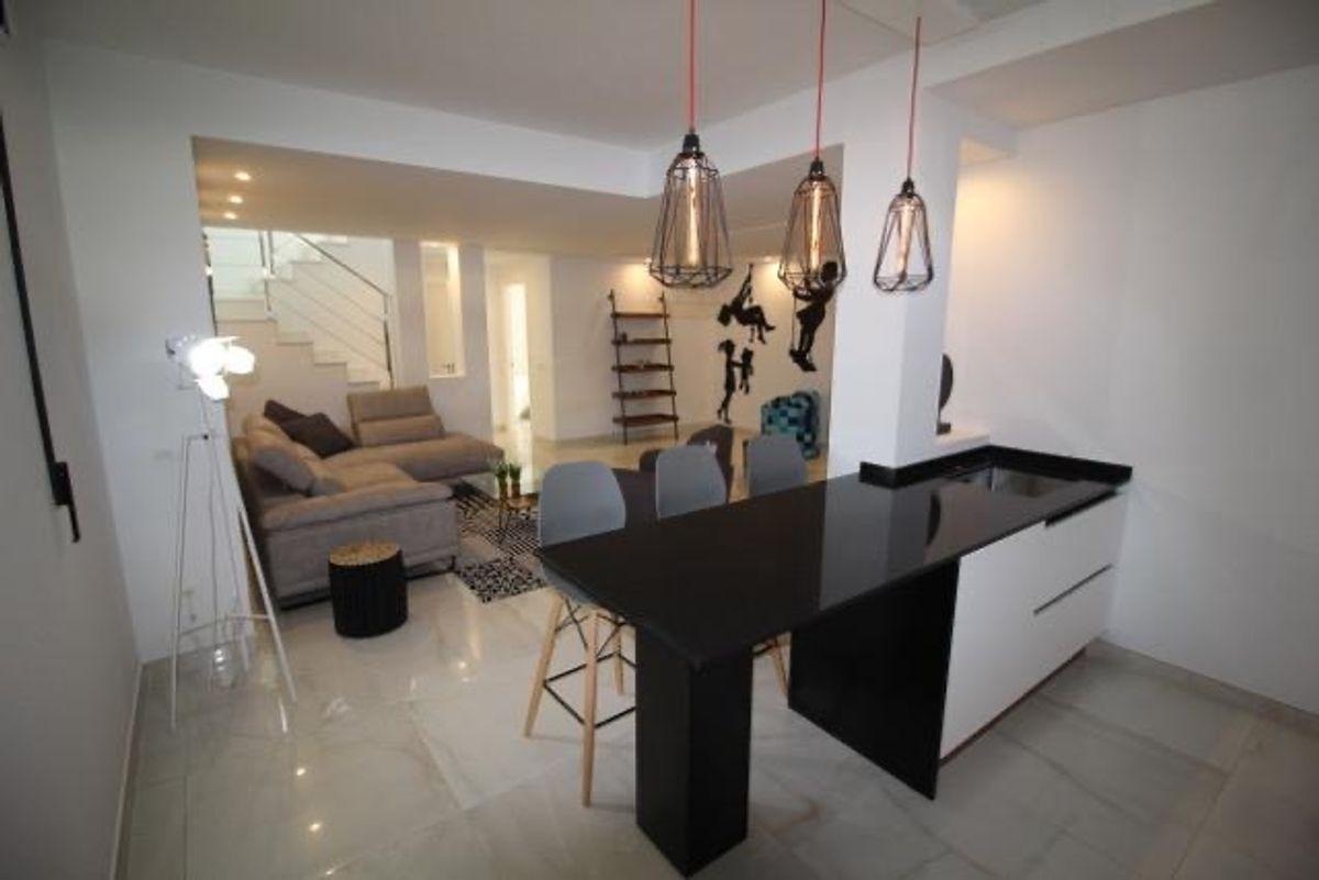 Villa en Venta en Calle Gabriela Mistral - 7