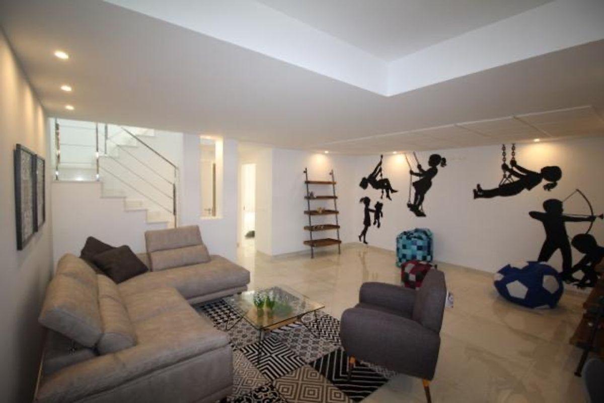 Villa en Venta en Calle Gabriela Mistral - 10