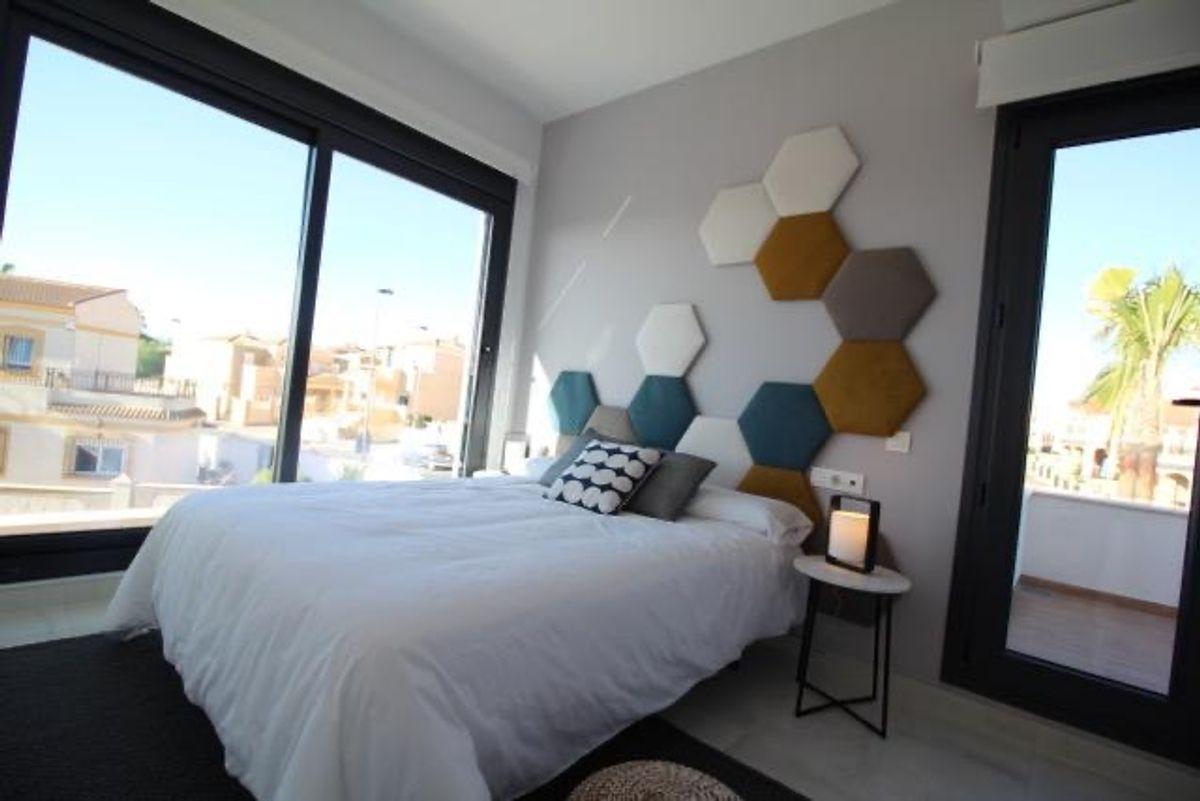 Villa en Venta en Calle Gabriela Mistral - 14