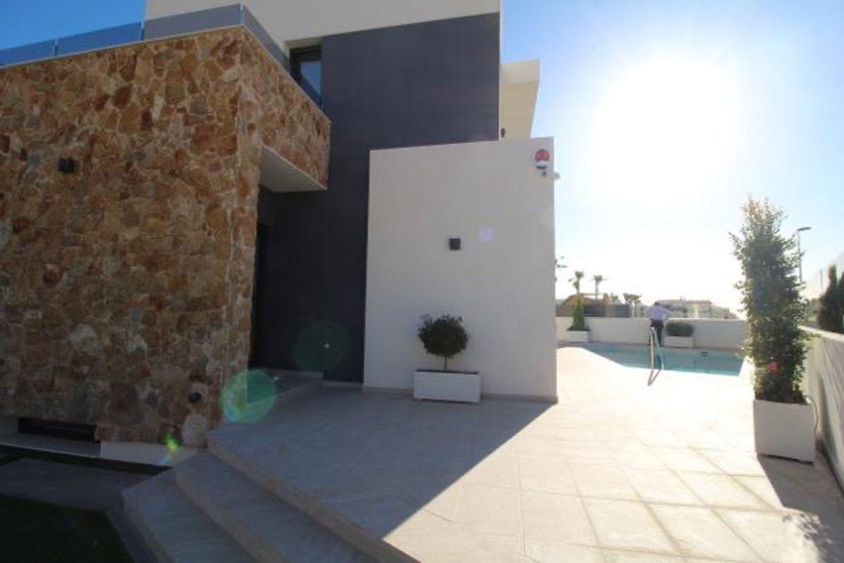 Villa en Venta en Calle Gabriela Mistral - 28