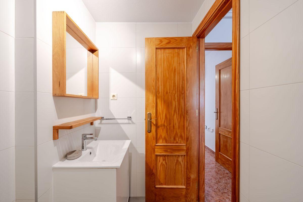 Casa Adosada en Venta en Avinguda D'Escandinàvia - 27