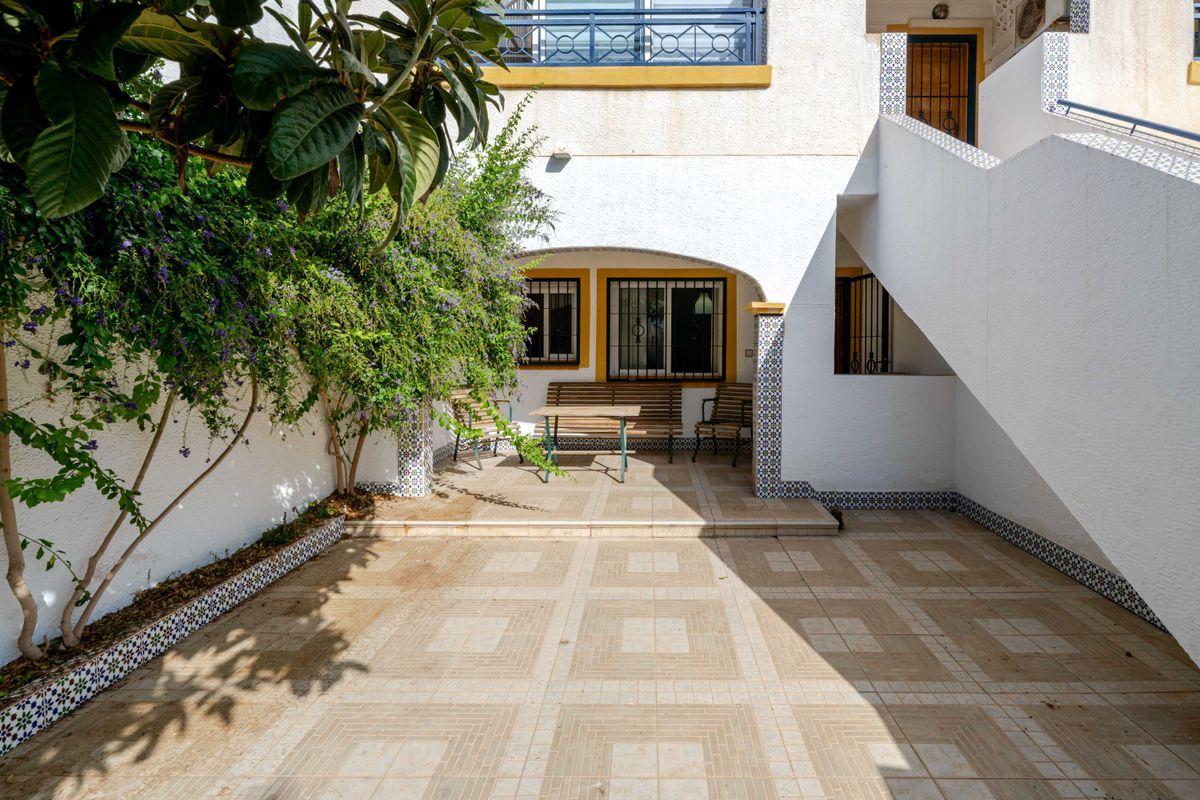 Casa Adosada en Venta en Avinguda D'Escandinàvia - 2