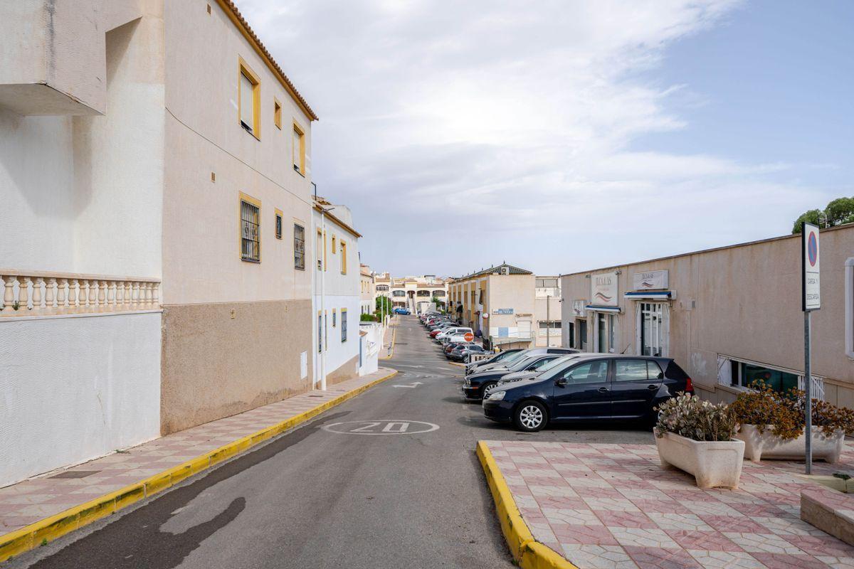 Casa Adosada en Venta en Avinguda D'Escandinàvia - 37