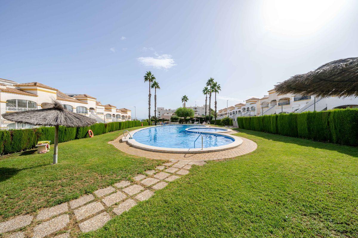 Casa Adosada en Venta en Avinguda D'Escandinàvia - 32