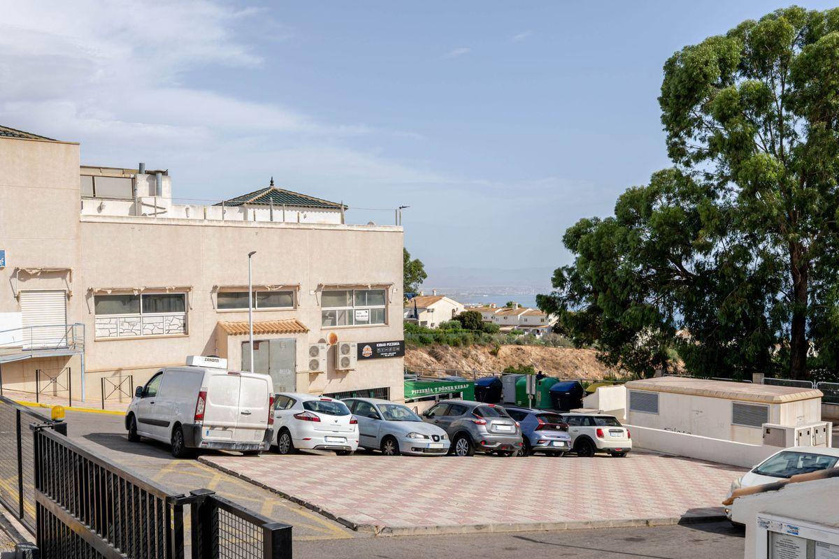 Casa Adosada en Venta en Avinguda D'Escandinàvia - 38