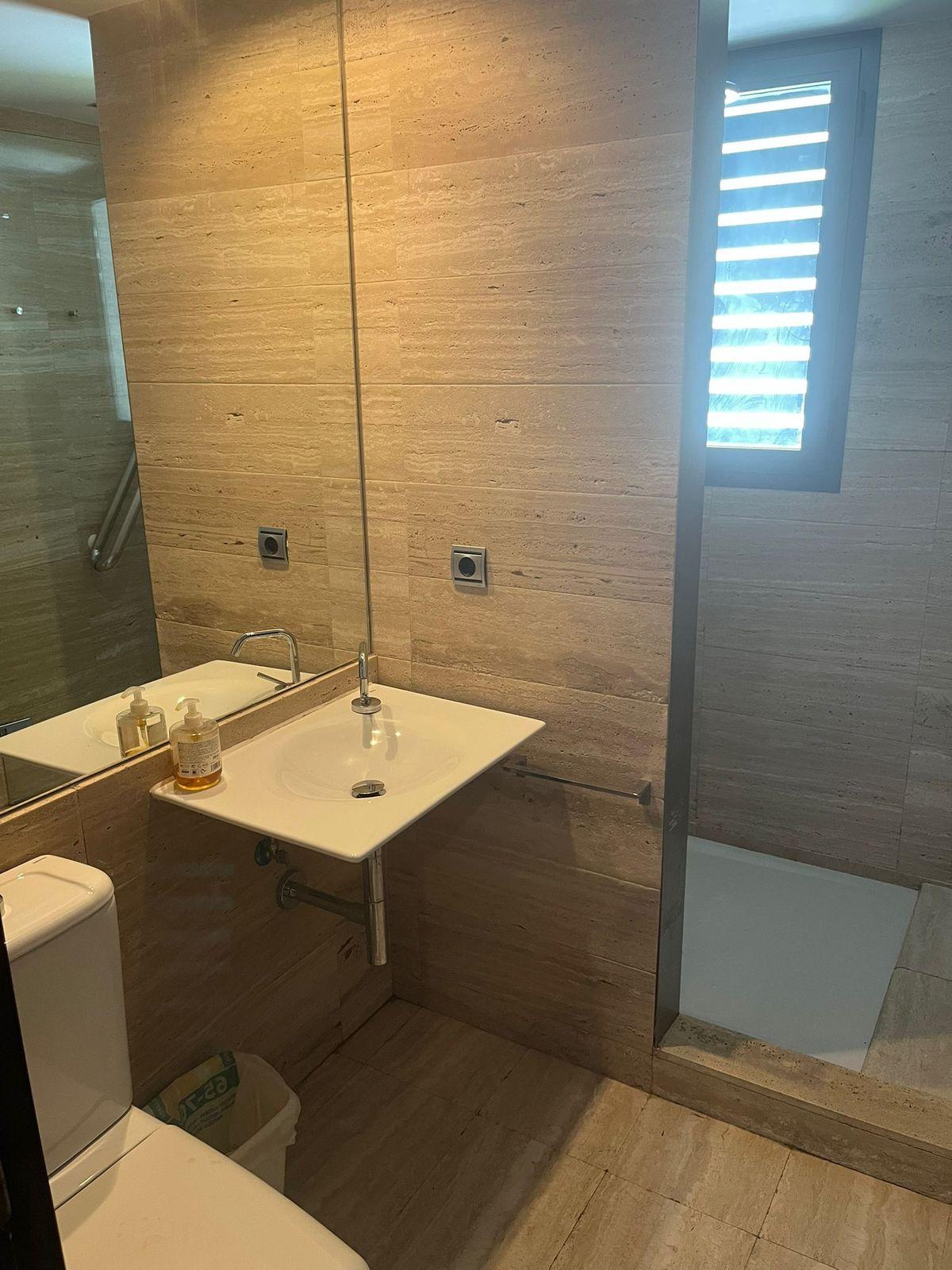 Villa en Venta en Calle Cañada de la Viña - 28