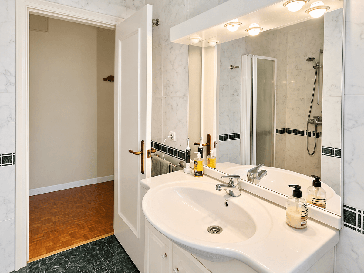 Piso en Venta en Avenida de Federico Soto - 26