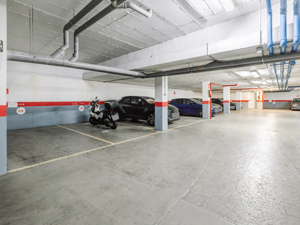 Piso en Venta en Calle Salinas - 30