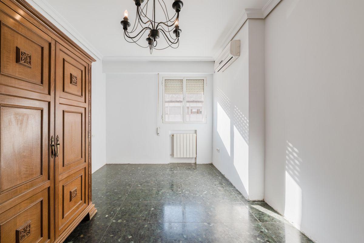 Piso en Venta en Calle Grupo Oscar Carvallo - 28