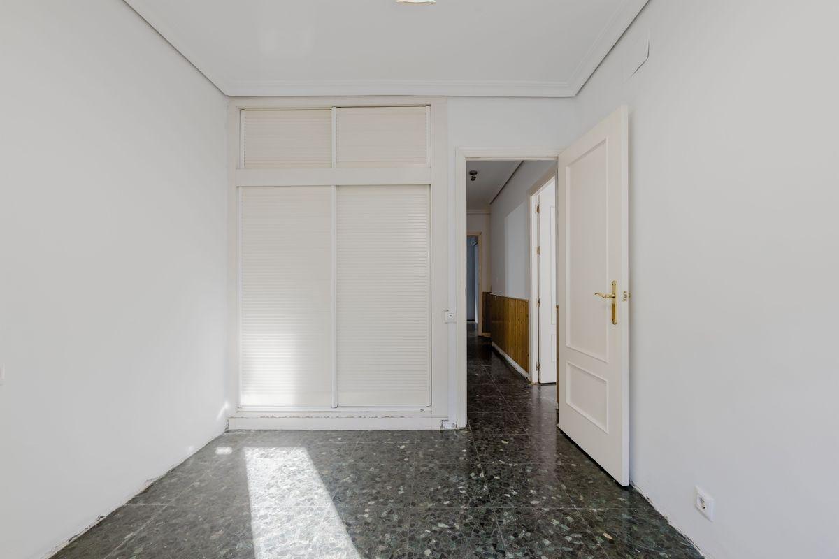 Piso en Venta en Calle Grupo Oscar Carvallo - 24
