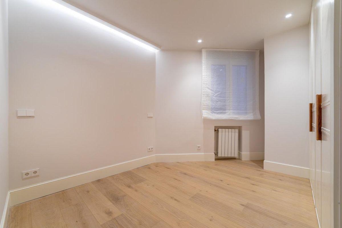 Piso en Venta en Calle de María de Molina - 12