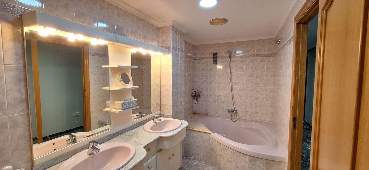Piso en Venta - Plaça Generalitat - 10