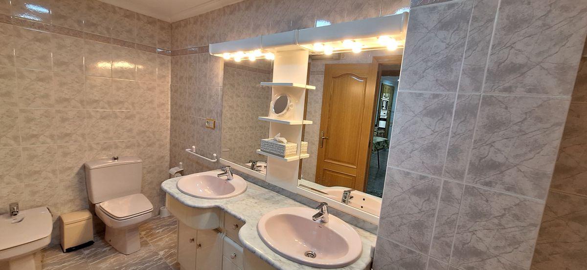 Piso en Venta - Plaça Generalitat - 9