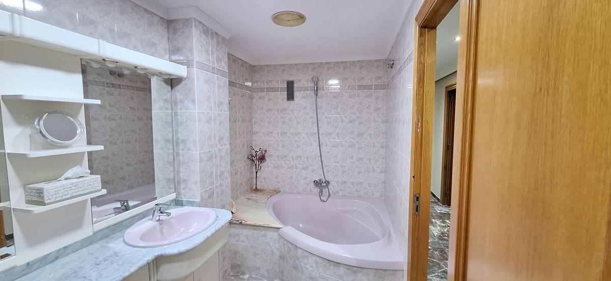 Piso en Venta - Plaça Generalitat - 12