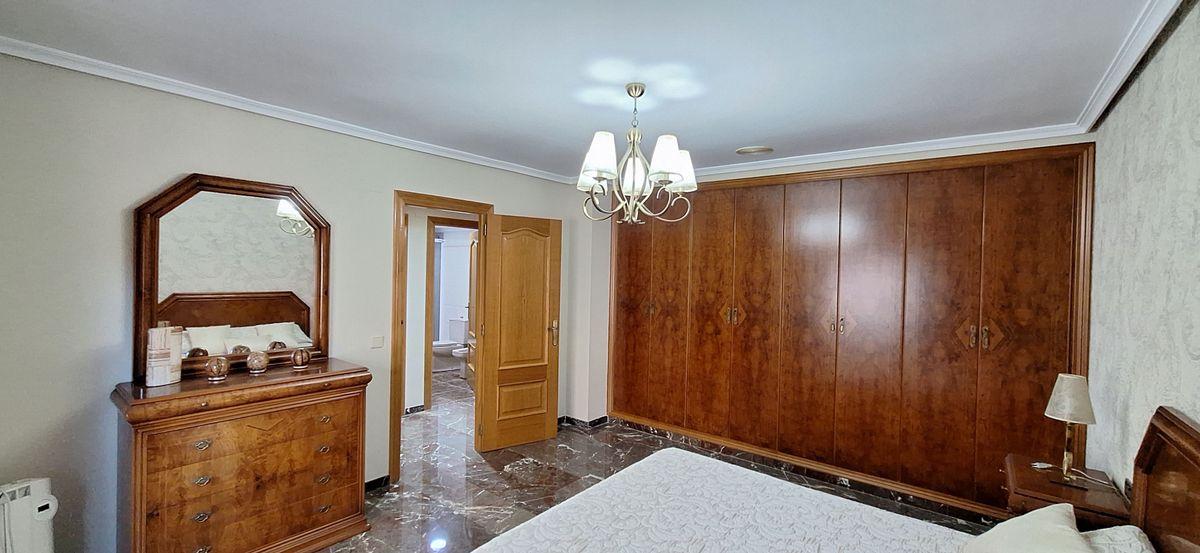 Piso en Venta - Plaça Generalitat - 17