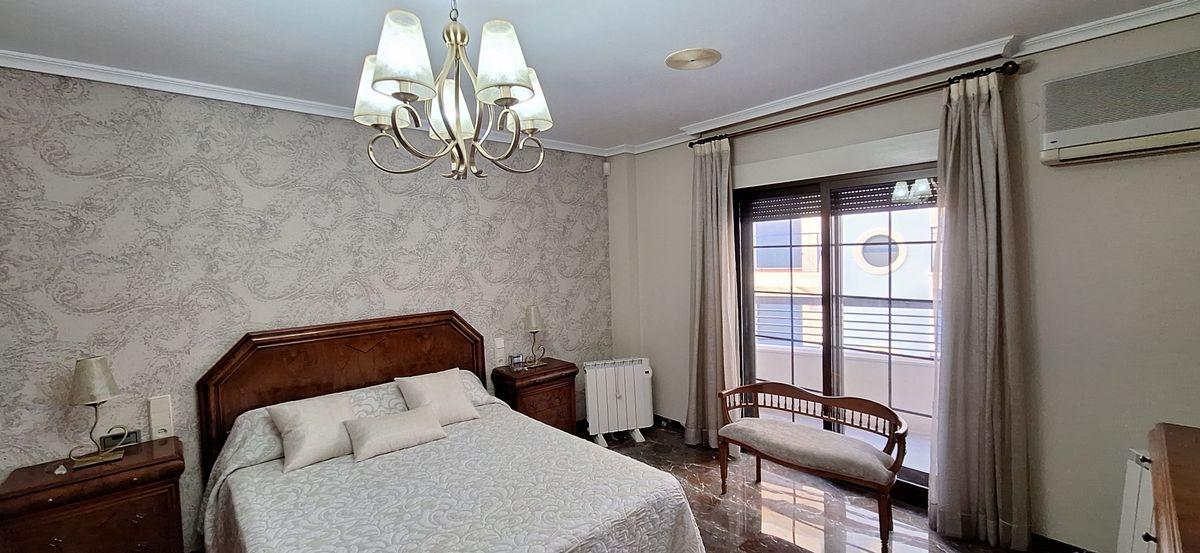 Piso en Venta - Plaça Generalitat - 16