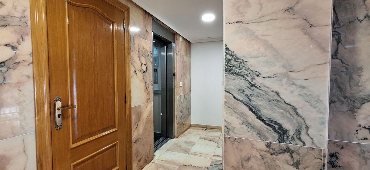 Piso en Venta - Plaça Generalitat - 27